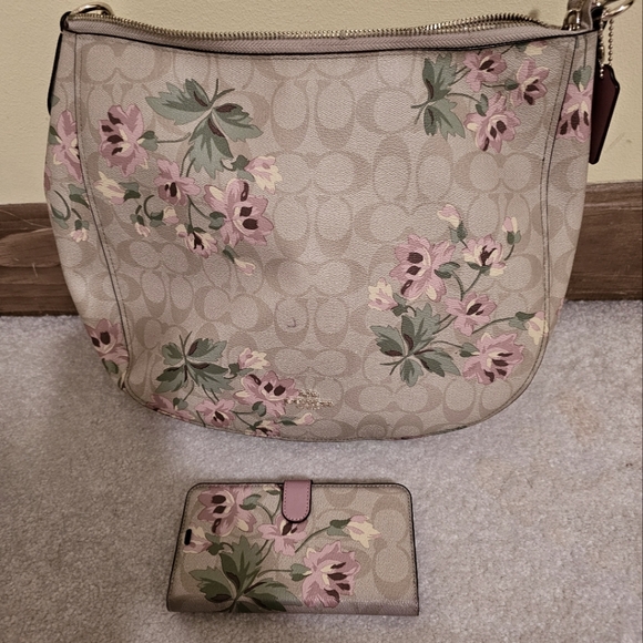 Coach signature canvas pink lily purse with iPhone case. - Picture 1 of 9